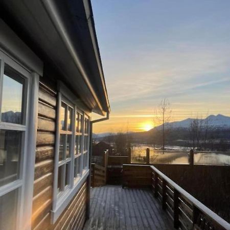 Cozy 2 Bedroom Cottage With Hot Tub 아퀴레이리 외부 사진