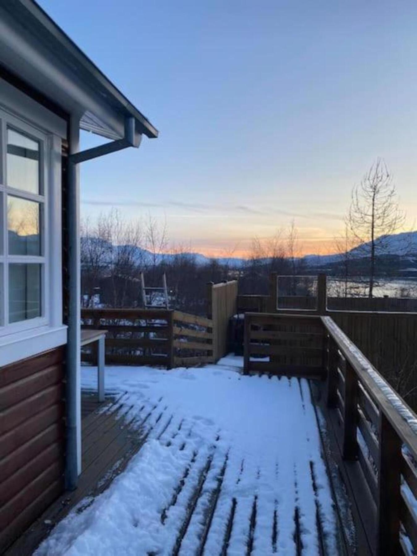 Cozy 2 Bedroom Cottage With Hot Tub 아퀴레이리 외부 사진